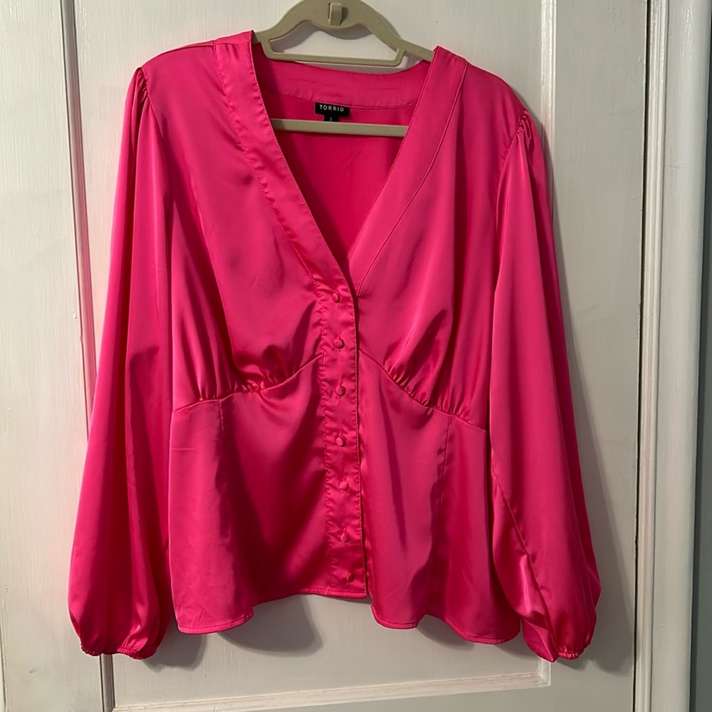 Torrid hot pink satin blouse size 3